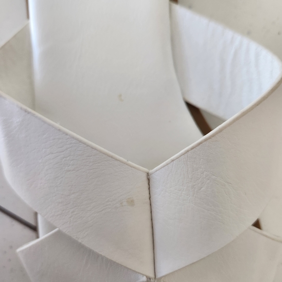 Pierre Dumas White Sandals Size 5 1/2 💖 - Picture 8 of 8